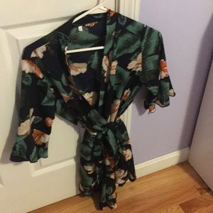 Long sleeve v-neck floral romper with tie waist